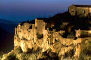 Veduta di Pitigliano di sera